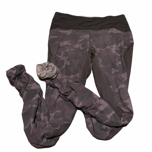 RARE lululemon Cinched bottom leggings - Picture 4 of 5